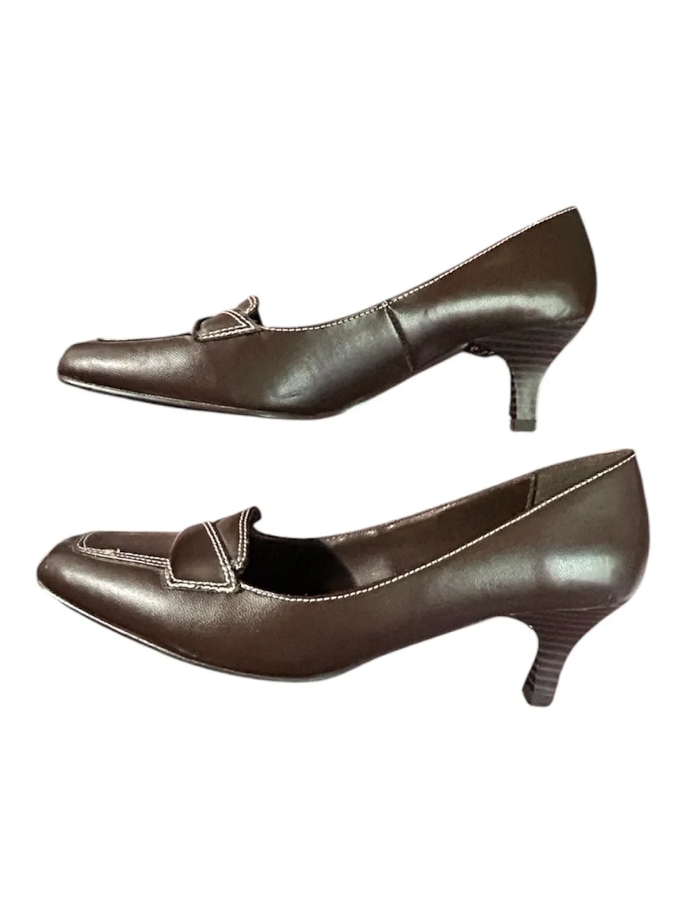 Size 7 loafers kitten heel Classic Brown Leatherette Womens Loafers vintage
